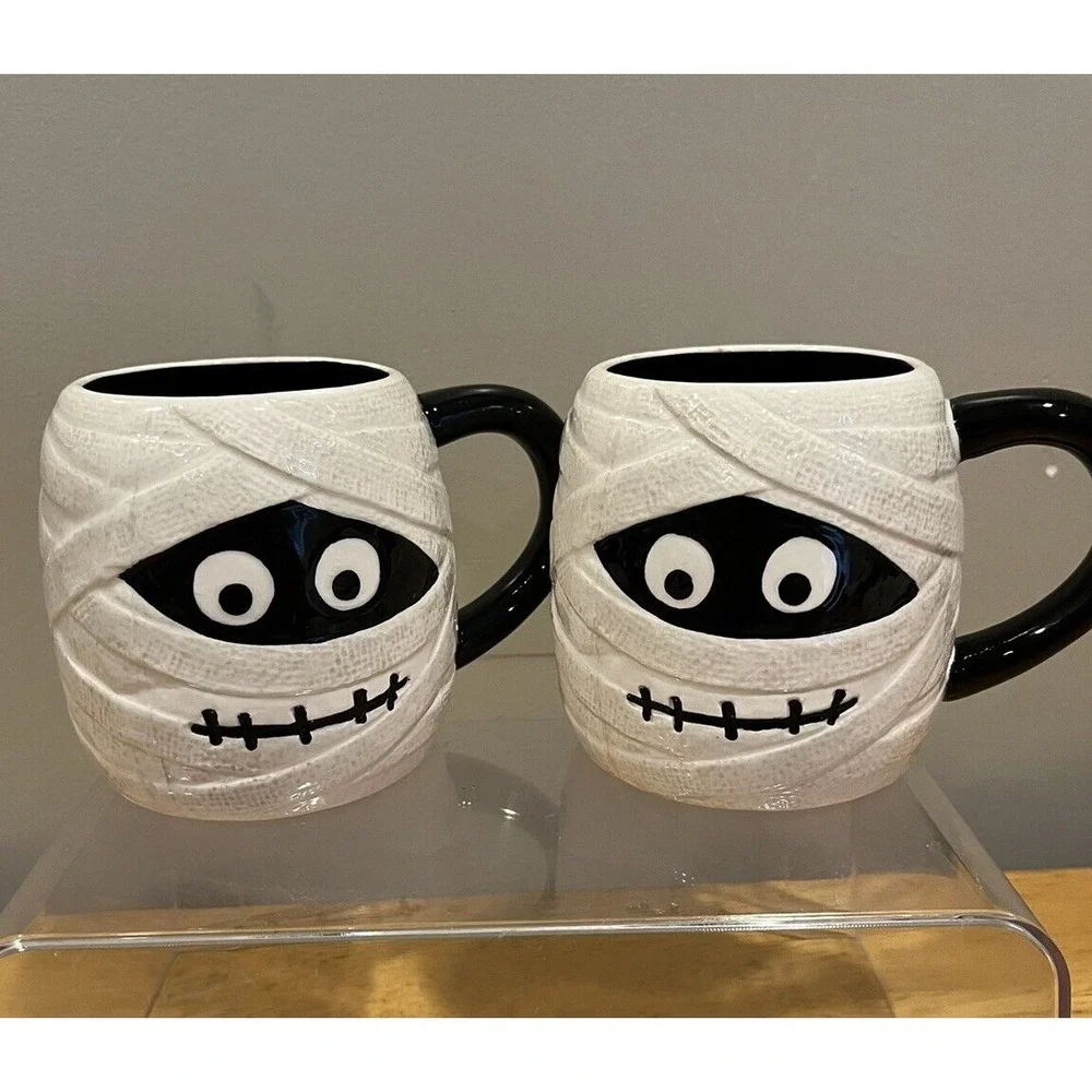 PIER 1 HALLOWEEN BANDAGED MUMMY COFFEE‎ MUG Hand Painted Black White Spooky (2)